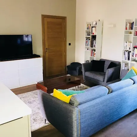 Apartment Centre