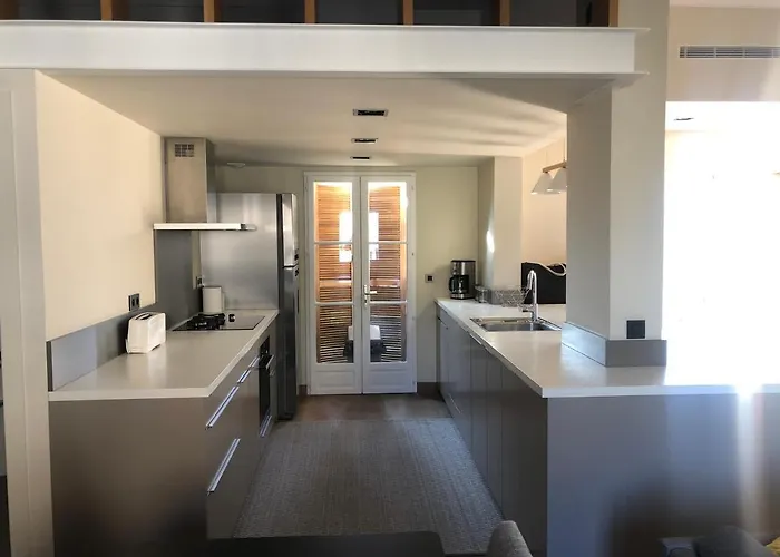 Centre Apartment *