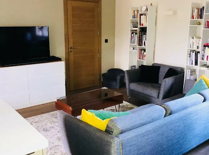 Apartment Centre