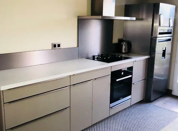 Apartment Centre